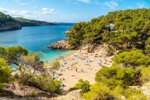 Volg Deze Stressvrije Gids en Huur Zorgeloos een Villa op Ibiza